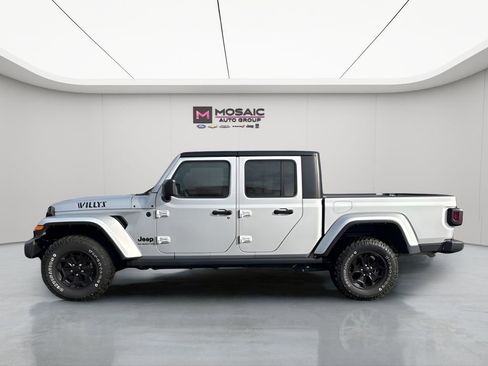 Used 2022 Jeep Gladiator Willys image 6