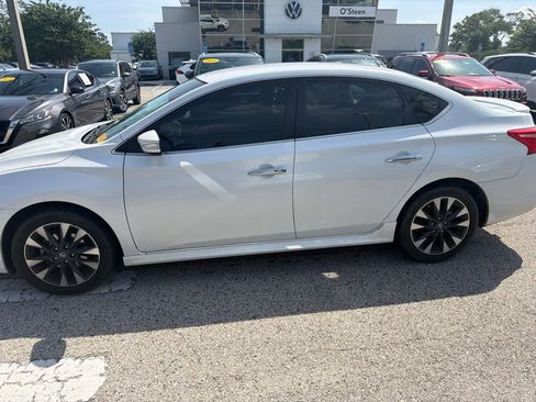 Used 2019 Nissan Sentra SR FWD image 3
