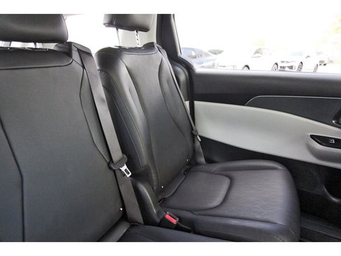 Certified 2024 Kia Carnival LX image 13