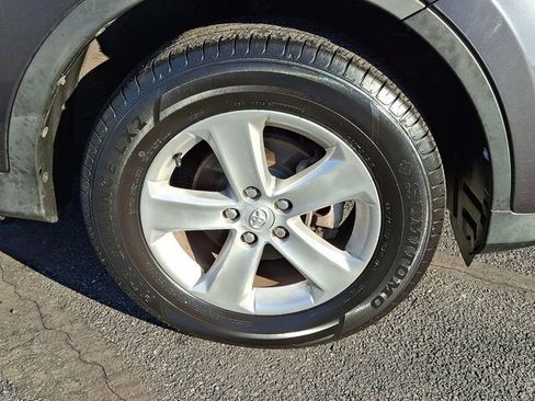 Used 2013 Toyota RAV4 XLE image 12