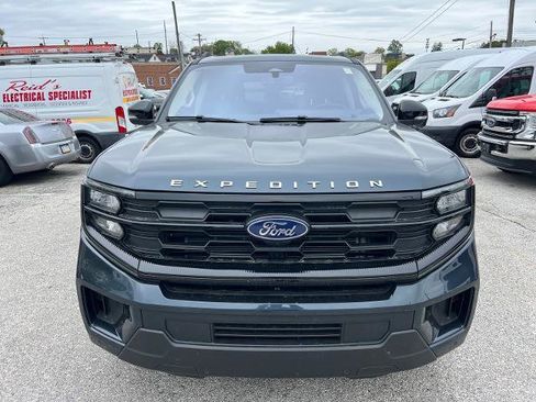 Used 2025 Ford Expedition Max Active AWD/4WD image 2