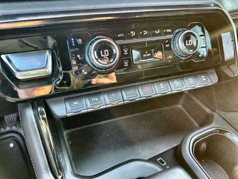 Used 2022 GMC Sierra 1500 AT4X image 27