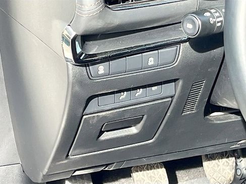 Used 2021 MAZDA MAZDA3 s image 10