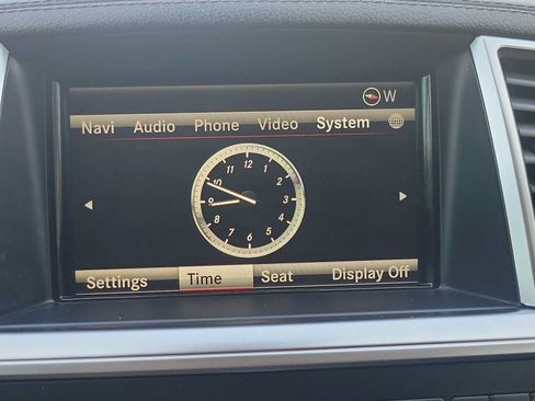 Used 2013 Mercedes-Benz GL 550 4MATIC image 24