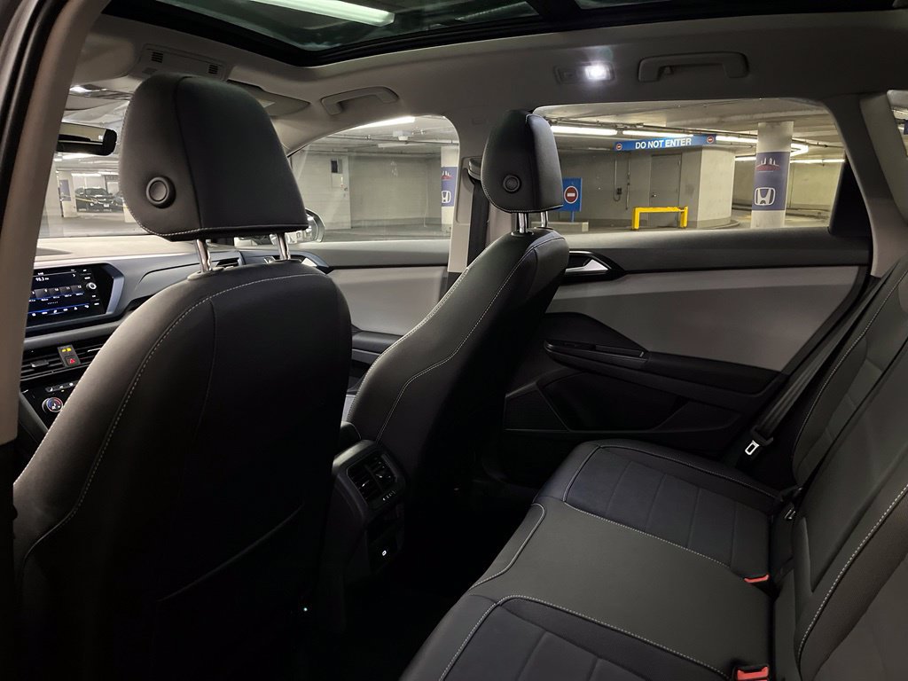 Used 2023 Volkswagen Taos SE w/ Panoramic Sunroof Package AWD/4WD image 24