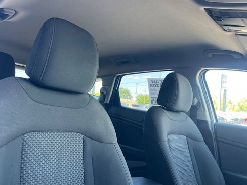 Used 2023 Kia Sportage LX AWD/4WD image 15