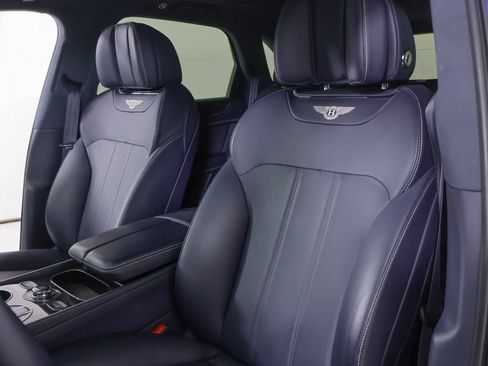 Used 2019 Bentley Bentayga AWD/4WD image 7