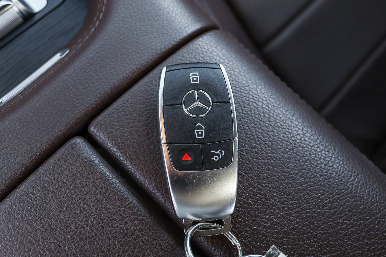 Used 2024 Mercedes-Benz GLS 450 4MATIC image 28