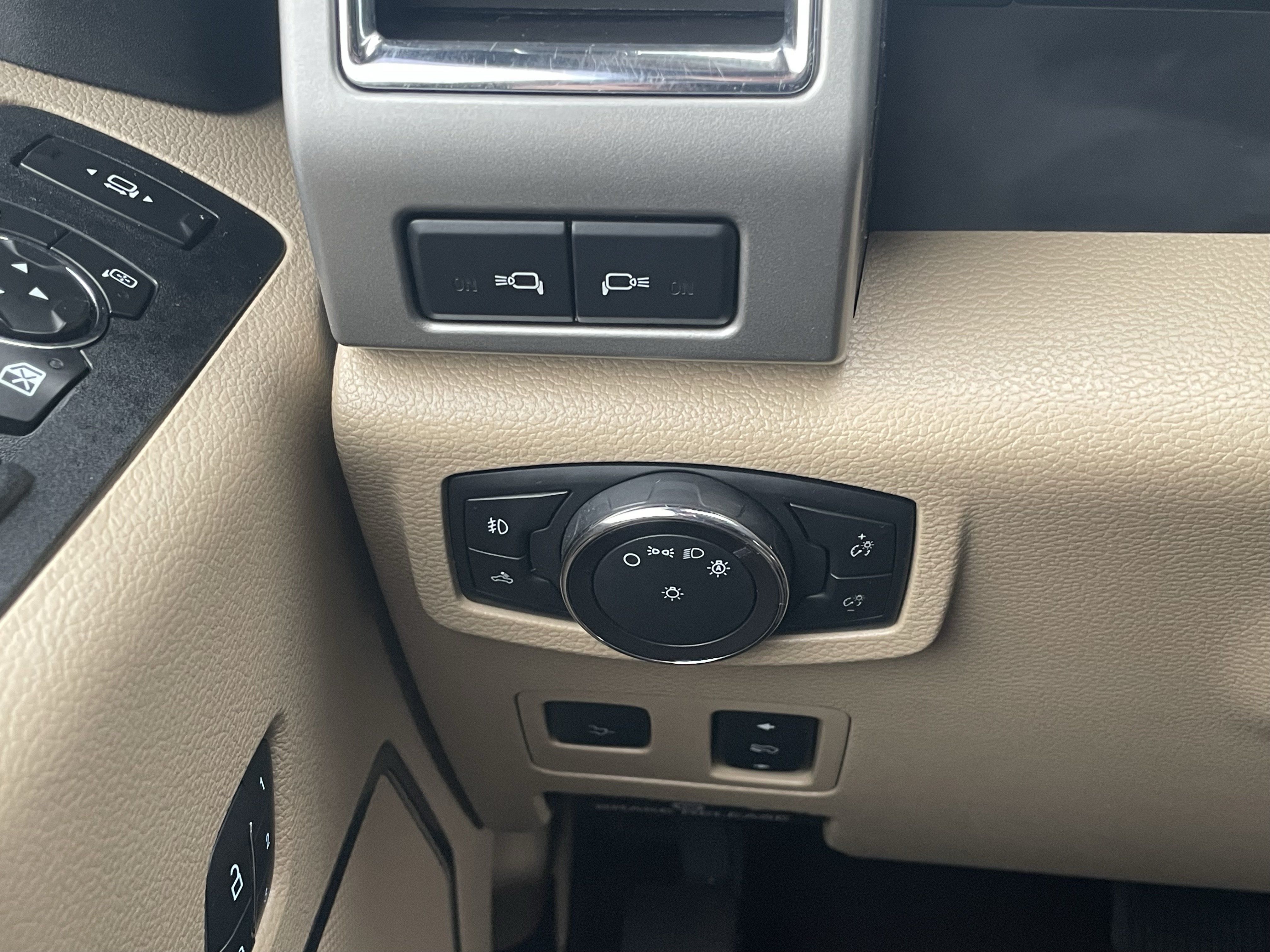 Used 2017 Ford F350 Lariat AWD/4WD image 19