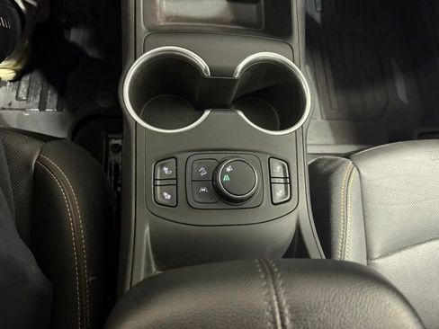 Used 2019 GMC Terrain SLT w/ Preferred Package image 18