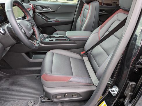 Used 2026 Chevrolet Equinox RS FWD image 14