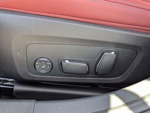 New 2025 BMW 330i xDrive Sedan w/ Premium Package image 15