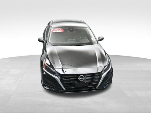 Used 2025 Nissan Altima 2.5 SV FWD image 41