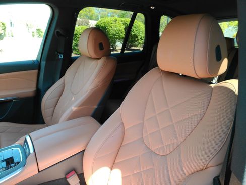 Used 2024 BMW X5 xDrive40i AWD/4WD image 11