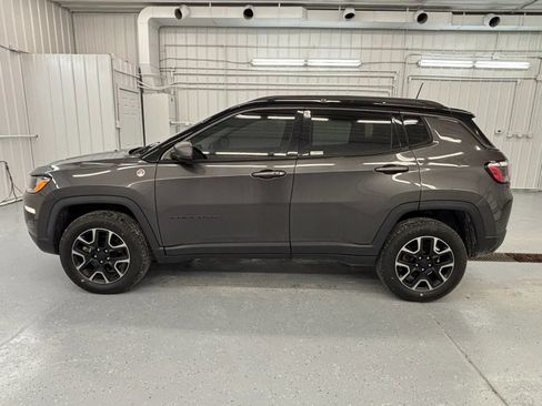 Used 2019 Jeep Compass Trailhawk w/ Cold Weather Group AWD/4WD image 8