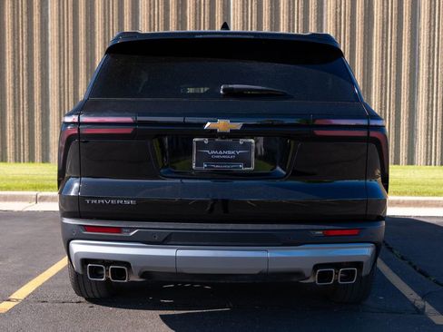 Used 2025 Chevrolet Traverse LT AWD/4WD image 8