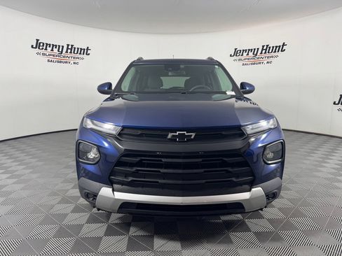 Used 2022 Chevrolet TrailBlazer LT w/ LPO, Blackout Package FWD image 4