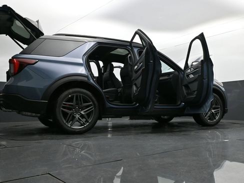 New 2026 Ford Explorer ST w/ Sun And Sound Package image 35