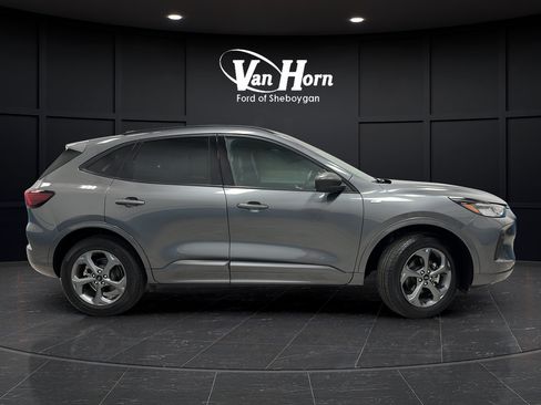Used 2024 Ford Escape ST-Line w/ Tech Pack #1 AWD/4WD image 2