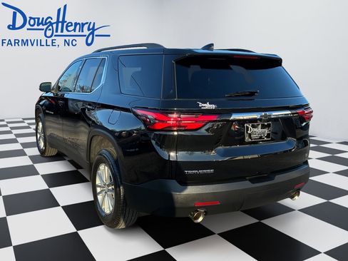 Used 2023 Chevrolet Traverse LT image 3
