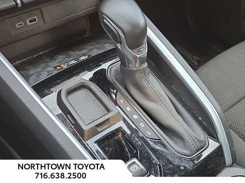 Used 2023 Chevrolet Colorado LT w/ LT Convenience Package II image 23