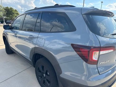 Used 2022 Honda Pilot TrailSport image 4