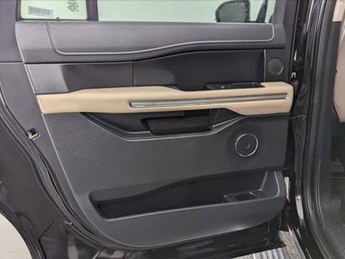Used 2023 Ford Expedition Max Limited image 14