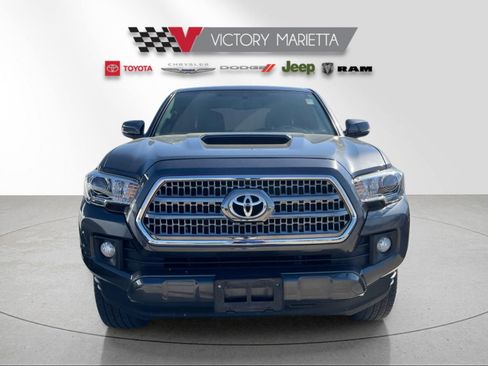 Used 2017 Toyota Tacoma TRD Sport image 6