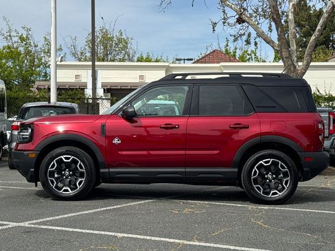 Certified 2025 Ford Bronco Sport Outer Banks w/ Outer Banks Tech Package+ image 8