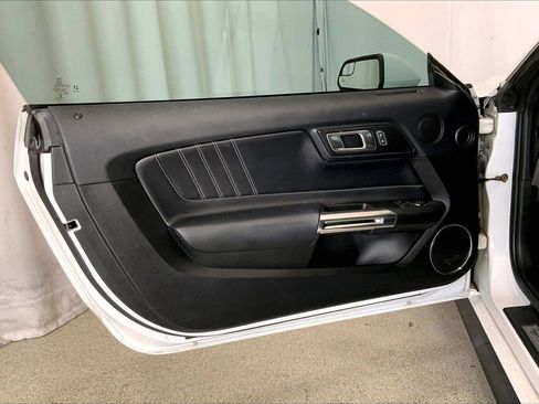Used 2020 Ford Mustang Premium image 21