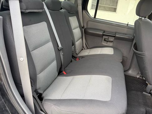 Used 2005 Ford Explorer Sport Trac XLT image 19