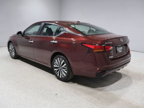 Used 2023 Nissan Altima 2.5 SV FWD image 4