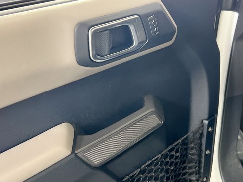 Used 2022 Ford Bronco Wildtrak image 18