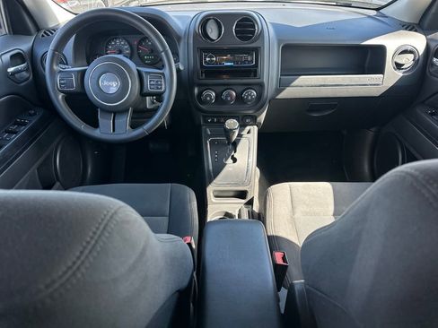 Used 2012 Jeep Patriot Latitude w/ Sun/Sound Group AWD/4WD image 15