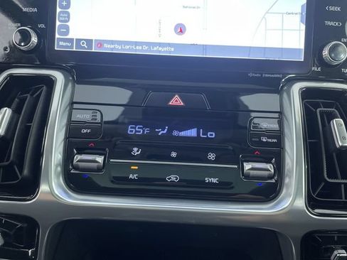 Used 2023 Kia Sorento SX AWD/4WD image 24