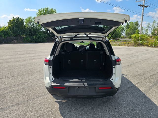 Used 2022 Nissan Pathfinder SV AWD/4WD image 14