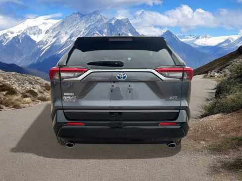 Used 2023 Toyota RAV4 XSE w/ Weather Package image 4