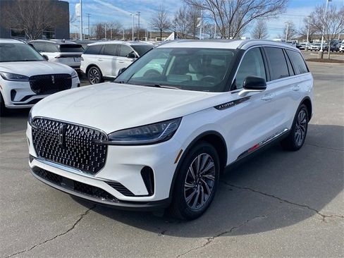 New 2026 Lincoln Aviator 2WD image 3