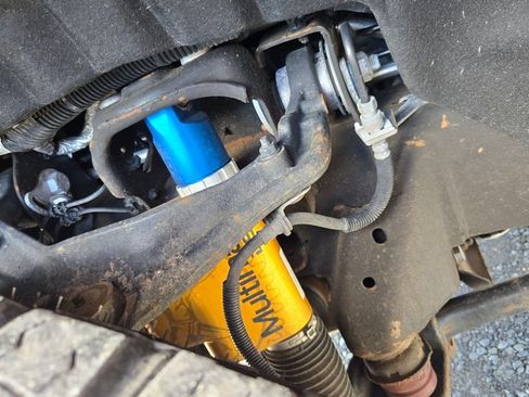 Used 2024 Chevrolet Silverado 2500 ZR2 w/ Technology Package image 14