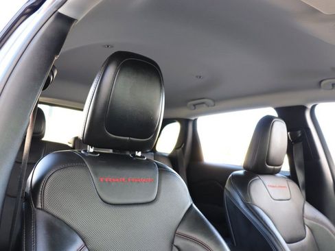 Used 2020 Jeep Cherokee Trailhawk image 58