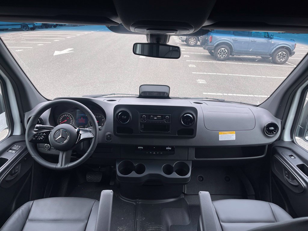 New 2025 Mercedes-Benz Sprinter 2500 image 10