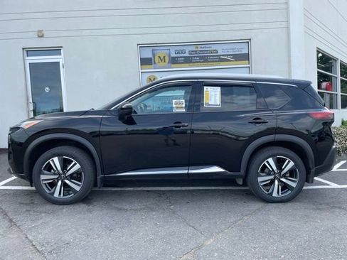 Used 2023 Nissan Rogue SL AWD/4WD image 2