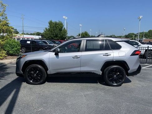 Certified 2023 Toyota RAV4 SE AWD/4WD image 5