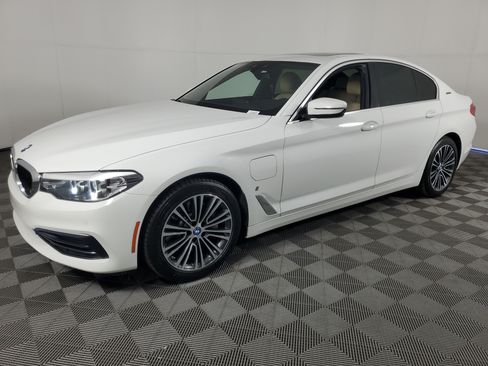 Used 2019 BMW 530e w/ Convenience Package RWD image 8