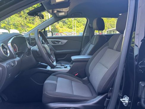 Used 2025 Chevrolet Blazer LT FWD image 32