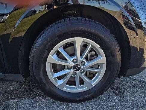Certified 2023 Kia Carnival LX FWD image 12