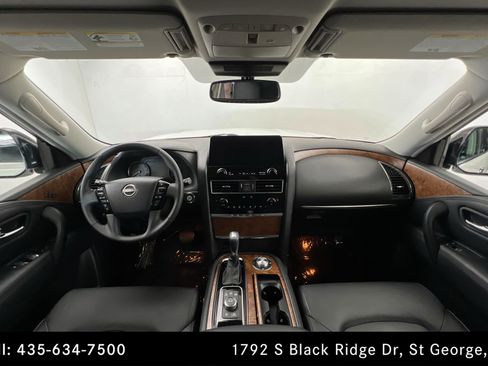Used 2022 Nissan Armada SL w/ Captain's Chairs Package AWD/4WD image 9