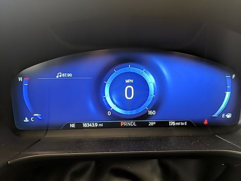 Certified 2022 Ford Escape Titanium w/ Class II Trailer Tow Package image 25