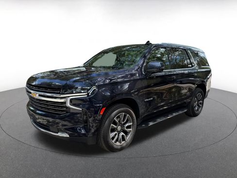 Used 2023 Chevrolet Tahoe LT w/ Luxury Package RWD image 3