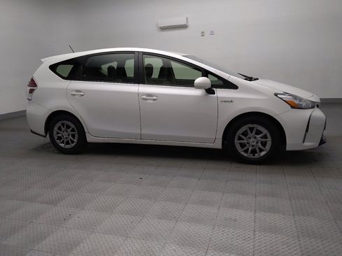 Used 2015 Toyota Prius V Four image 11